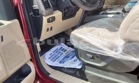 Acheter Import Voiture Ford Club Wagon Rouge à Import - Dubai, Central Acheter Import Voiture Ford Club Wagon Rouge à Import - Dubai, Central