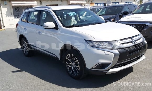 Acheter Import Voiture Mitsubishi Outlander Blanc à Import - Dubai, Central Acheter Import Voiture Mitsubishi Outlander Blanc à Import - Dubai, Central