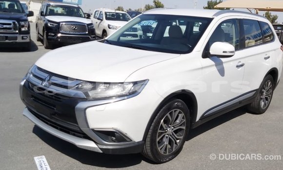 Acheter Import Voiture Mitsubishi Outlander Blanc à Import - Dubai, Central Acheter Import Voiture Mitsubishi Outlander Blanc à Import - Dubai, Central