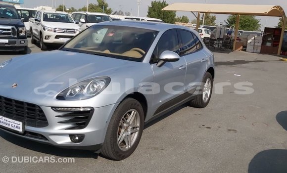 Acheter Import Voiture Porsche Macan Gris à Import - Dubai, Central Acheter Import Voiture Porsche Macan Gris à Import - Dubai, Central
