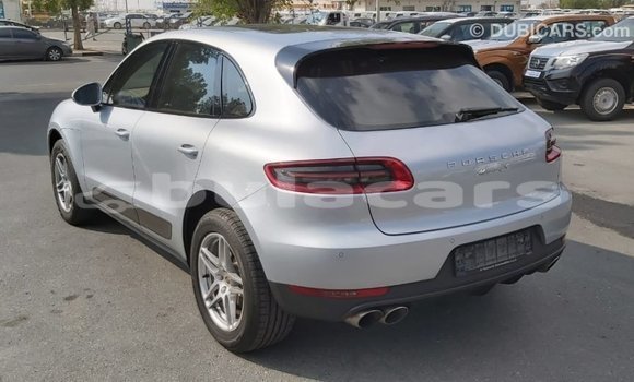 Acheter Import Voiture Porsche Macan Gris à Import - Dubai, Central Acheter Import Voiture Porsche Macan Gris à Import - Dubai, Central