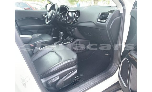 Acheter Import Voiture Jeep Compass Blanc à Import - Dubai, Central Acheter Import Voiture Jeep Compass Blanc à Import - Dubai, Central