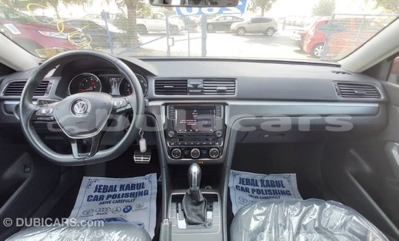 Acheter Import Voiture Volkswagen Passat Rouge à Import - Dubai, Central Acheter Import Voiture Volkswagen Passat Rouge à Import - Dubai, Central