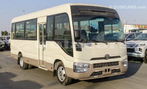 Acheter Import Voiture Toyota Coaster Blanc à Import - Dubai, Central Acheter Import Voiture Toyota Coaster Blanc à Import - Dubai, Central