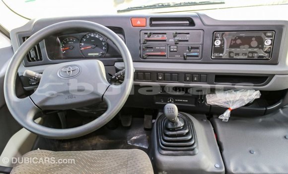 Acheter Import Voiture Toyota Coaster Blanc à Import - Dubai, Central Acheter Import Voiture Toyota Coaster Blanc à Import - Dubai, Central