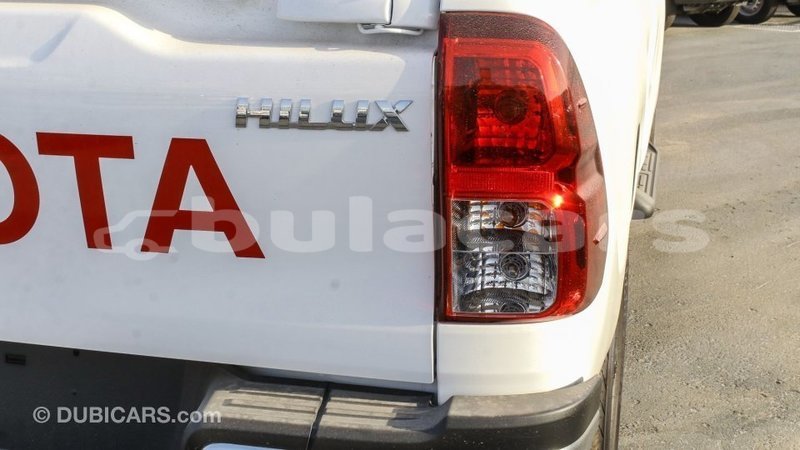 Big with watermark toyota hilux central import dubai 6651