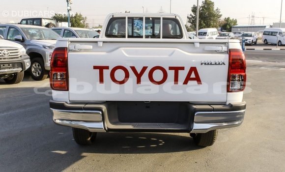 Buy Import Toyota Hilux White Car in Import - Dubai in Central Buy Import Toyota Hilux White Car in Import - Dubai in Central