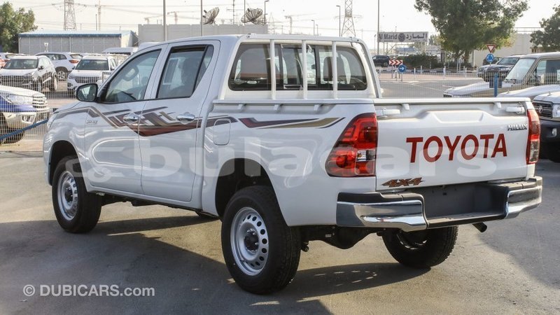 Big with watermark toyota hilux central import dubai 6652