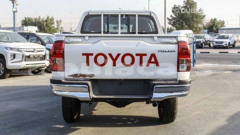 Big with watermark toyota hilux central import dubai 6652