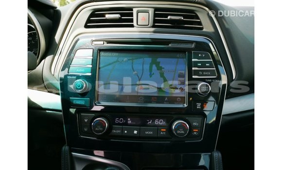 Acheter Import Voiture Nissan Maxima Blanc à Import - Dubai, Central Acheter Import Voiture Nissan Maxima Blanc à Import - Dubai, Central