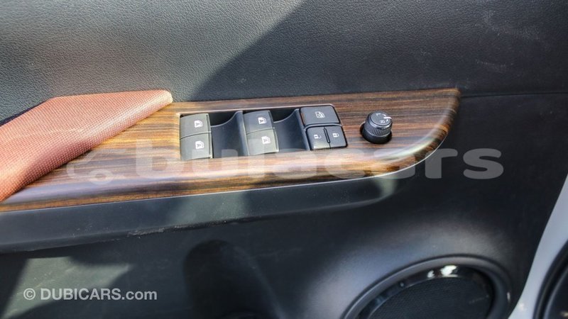Big with watermark toyota hilux central import dubai 6656