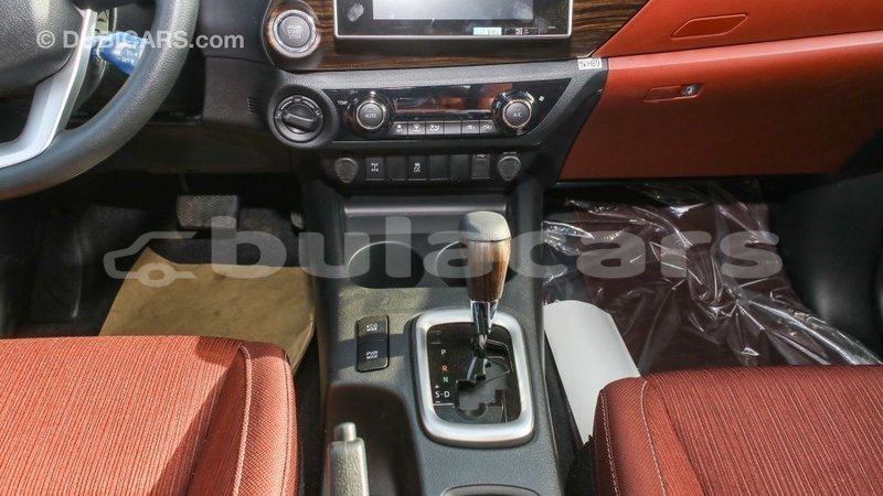 Big with watermark toyota hilux central import dubai 6656