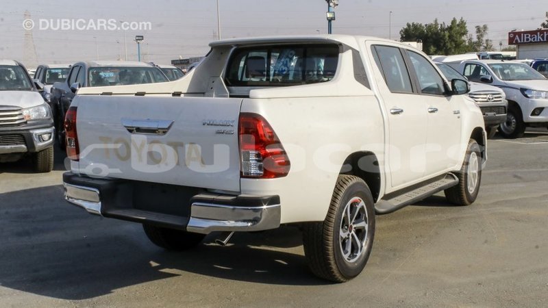 Big with watermark toyota hilux central import dubai 6656