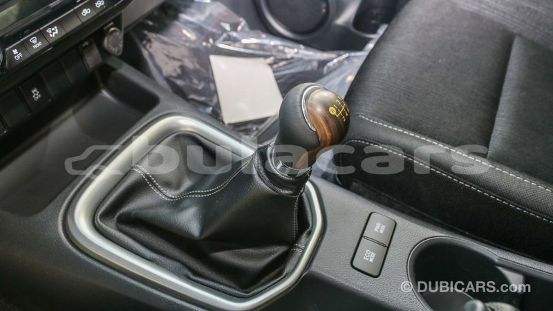 Big with watermark toyota hilux central import dubai 6658
