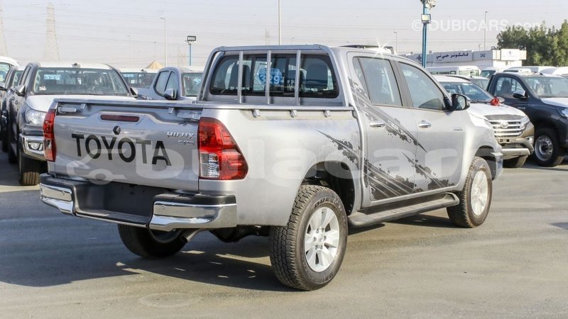 Big with watermark toyota hilux central import dubai 6658