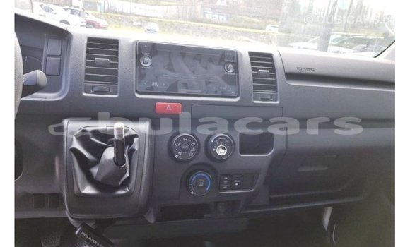 Acheter Import Voiture Toyota Hiace Blanc à Import - Dubai, Central Acheter Import Voiture Toyota Hiace Blanc à Import - Dubai, Central