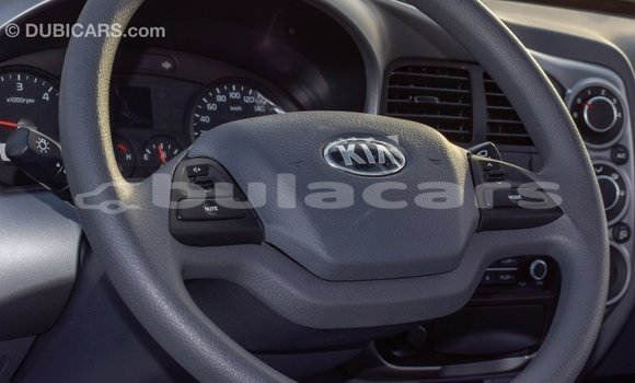 Buy Import Kia Carens White Car in Import - Dubai in Central Buy Import Kia Carens White Car in Import - Dubai in Central