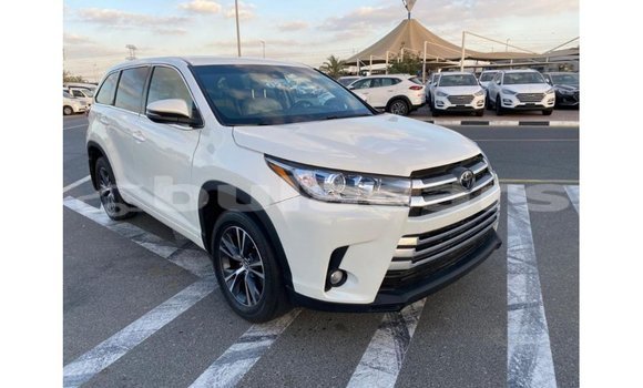 Buy Import Toyota Highlander White Car in Import - Dubai in Central Buy Import Toyota Highlander White Car in Import - Dubai in Central