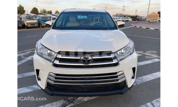 Buy Import Toyota Highlander White Car in Import - Dubai in Central Buy Import Toyota Highlander White Car in Import - Dubai in Central