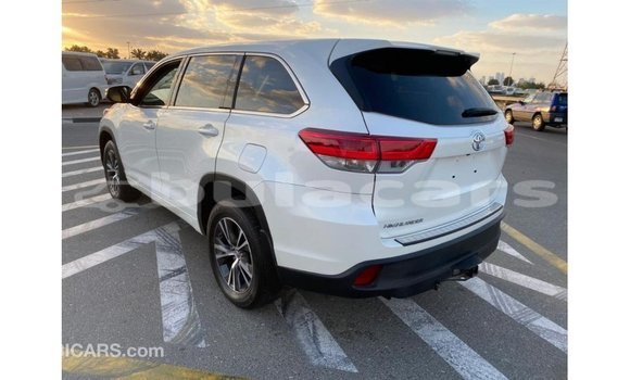 Buy Import Toyota Highlander White Car in Import - Dubai in Central Buy Import Toyota Highlander White Car in Import - Dubai in Central