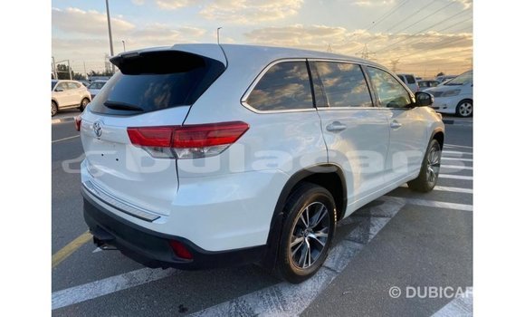 Buy Import Toyota Highlander White Car in Import - Dubai in Central Buy Import Toyota Highlander White Car in Import - Dubai in Central