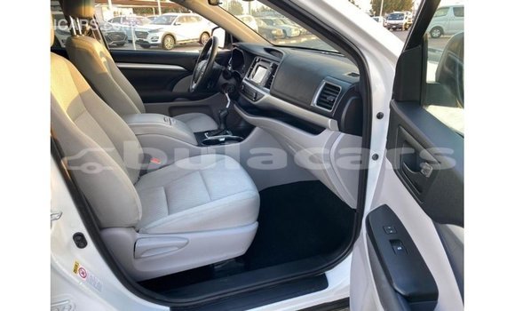 Buy Import Toyota Highlander White Car in Import - Dubai in Central Buy Import Toyota Highlander White Car in Import - Dubai in Central