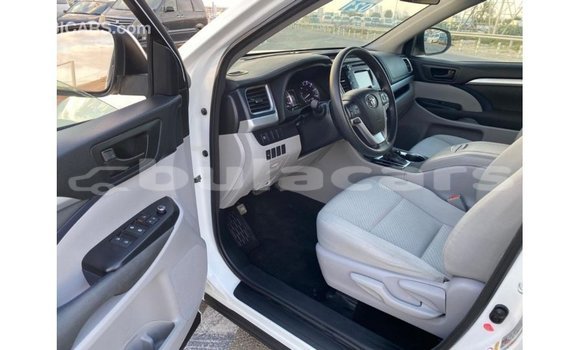 Buy Import Toyota Highlander White Car in Import - Dubai in Central Buy Import Toyota Highlander White Car in Import - Dubai in Central
