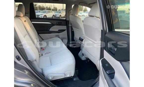 Buy Import Toyota Highlander White Car in Import - Dubai in Central Buy Import Toyota Highlander White Car in Import - Dubai in Central