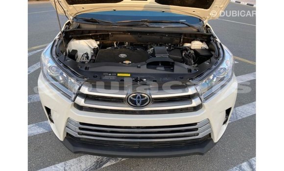 Buy Import Toyota Highlander White Car in Import - Dubai in Central Buy Import Toyota Highlander White Car in Import - Dubai in Central