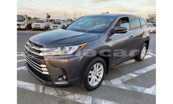 Buy Import Toyota Highlander Grey Car in Import - Dubai in Central Buy Import Toyota Highlander Grey Car in Import - Dubai in Central