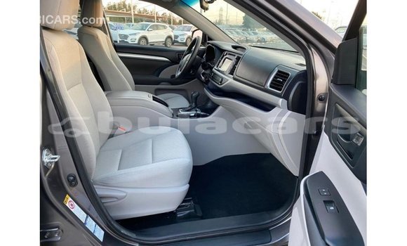 Buy Import Toyota Highlander Grey Car in Import - Dubai in Central Buy Import Toyota Highlander Grey Car in Import - Dubai in Central