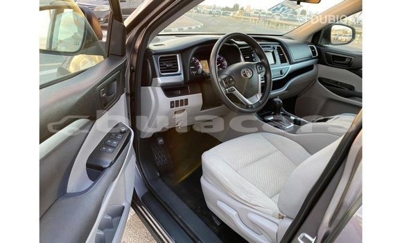 Buy Import Toyota Highlander Grey Car in Import - Dubai in Central Buy Import Toyota Highlander Grey Car in Import - Dubai in Central