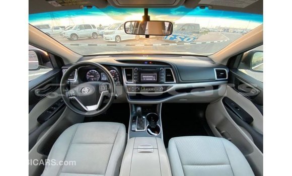 Buy Import Toyota Highlander Grey Car in Import - Dubai in Central Buy Import Toyota Highlander Grey Car in Import - Dubai in Central