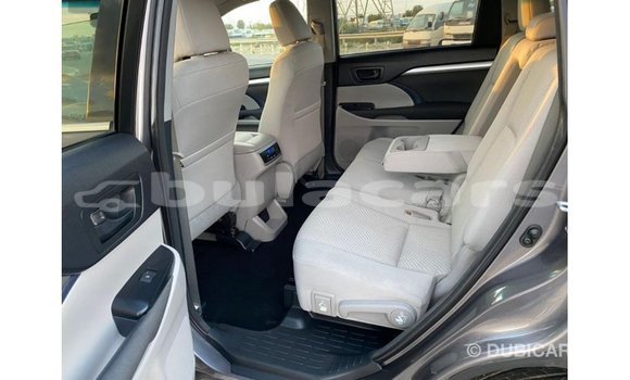 Buy Import Toyota Highlander Grey Car in Import - Dubai in Central Buy Import Toyota Highlander Grey Car in Import - Dubai in Central