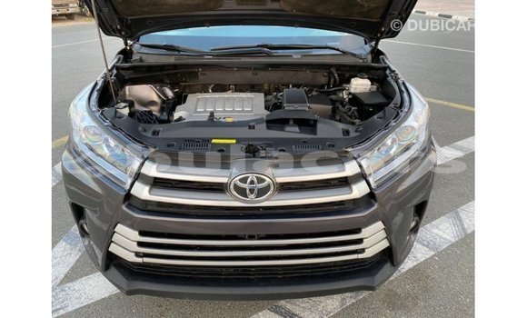 Buy Import Toyota Highlander Grey Car in Import - Dubai in Central Buy Import Toyota Highlander Grey Car in Import - Dubai in Central