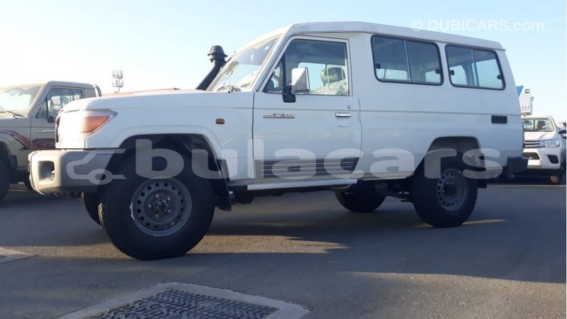 Big with watermark toyota land cruiser central import dubai 6708