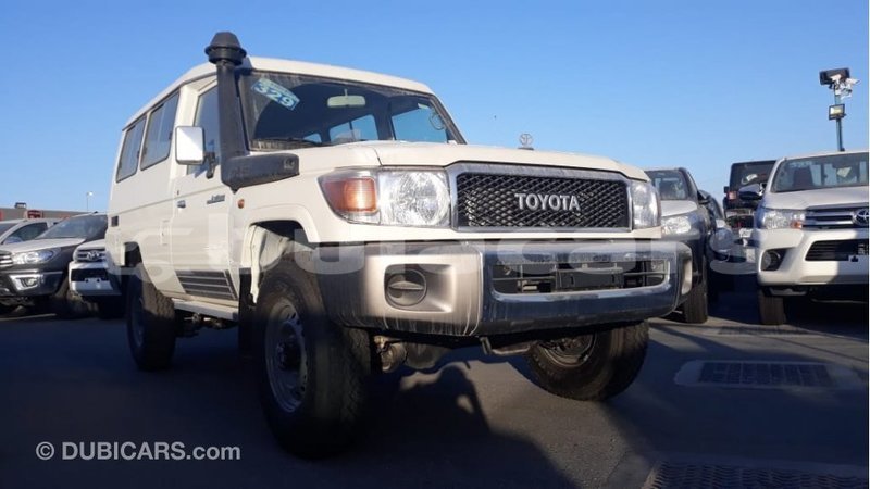 Big with watermark toyota land cruiser central import dubai 6708