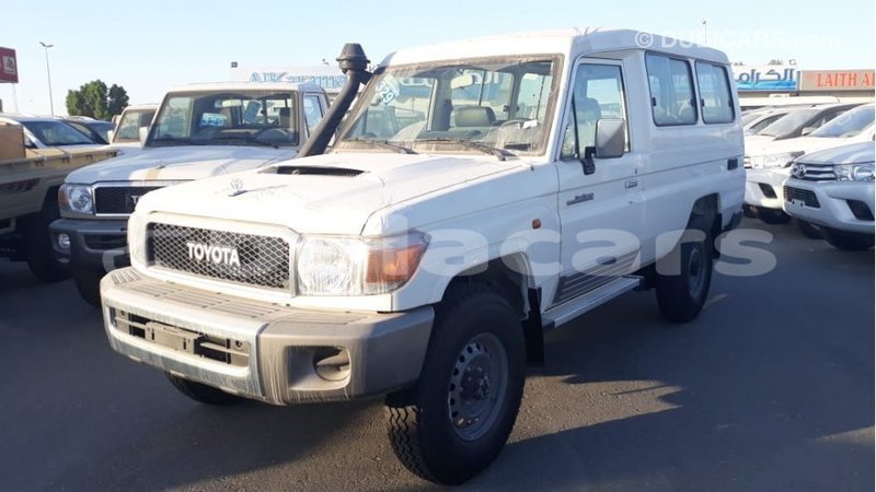 Big with watermark toyota land cruiser central import dubai 6708