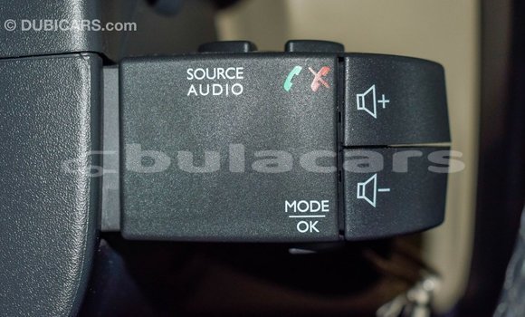 Buy Import Renault Duster White Car in Import - Dubai in Central Buy Import Renault Duster White Car in Import - Dubai in Central