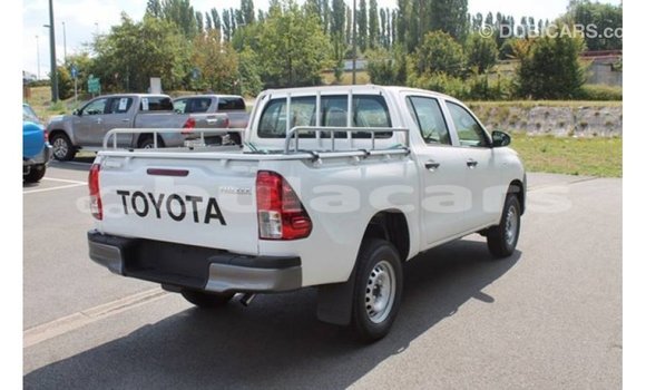 Buy Import Toyota Hilux White Car in Import - Dubai in Central Buy Import Toyota Hilux White Car in Import - Dubai in Central