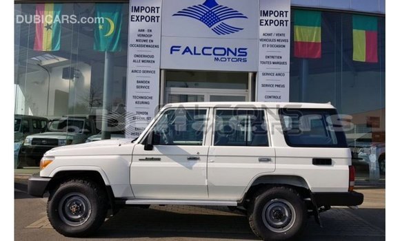Buy Import Toyota Land Cruiser White Car in Import - Dubai in Central Buy Import Toyota Land Cruiser White Car in Import - Dubai in Central