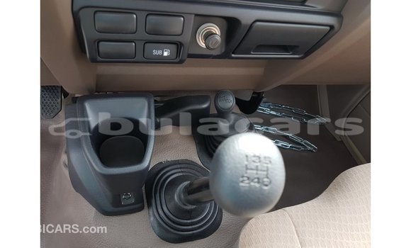Buy Import Toyota Land Cruiser Beige Car in Import - Dubai in Central Buy Import Toyota Land Cruiser Beige Car in Import - Dubai in Central