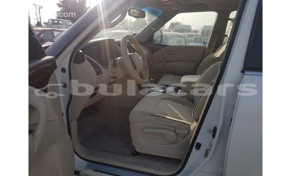 Buy Import Nissan Patrol White Car in Import - Dubai in Central Buy Import Nissan Patrol White Car in Import - Dubai in Central