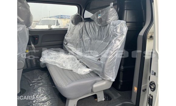 Acheter Import Voiture Hyundai Cargo Blanc à Import - Dubai, Central Acheter Import Voiture Hyundai Cargo Blanc à Import - Dubai, Central