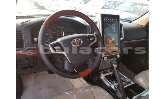 Buy Import Toyota Land Cruiser Other Car in Import - Dubai in Central Buy Import Toyota Land Cruiser Other Car in Import - Dubai in Central