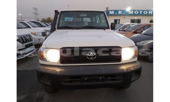 Buy Import Toyota Land Cruiser White Car in Import - Dubai in Central Buy Import Toyota Land Cruiser White Car in Import - Dubai in Central