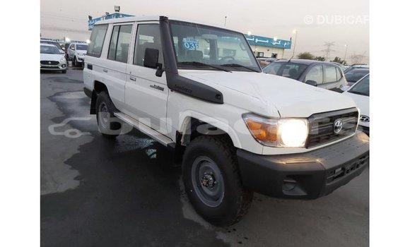 Buy Import Toyota Land Cruiser White Car in Import - Dubai in Central Buy Import Toyota Land Cruiser White Car in Import - Dubai in Central