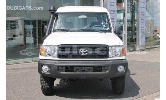 Buy Import Toyota Land Cruiser White Car in Import - Dubai in Central Buy Import Toyota Land Cruiser White Car in Import - Dubai in Central