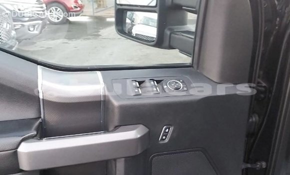 Acheter Import Voiture Ford V8 Noir à Import - Dubai, Central Acheter Import Voiture Ford V8 Noir à Import - Dubai, Central