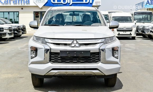 Acheter Import Voiture Mitsubishi L200 Blanc à Import - Dubai, Central Acheter Import Voiture Mitsubishi L200 Blanc à Import - Dubai, Central